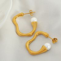 1 Pair Elegant Simple Style C Shape Irregular Plating Titanium Steel Artificial Pearls 18k Gold Plated Ear Studs main image 4