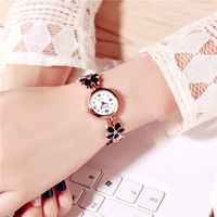 Lady Flower One Piece Buckle Quartz Women's Watches sku image 3