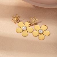 1 Pair Romantic Sweet Flower Plating Inlay 304 Stainless Steel Artificial Pearls 14K Gold Plated Drop Earrings main image 6