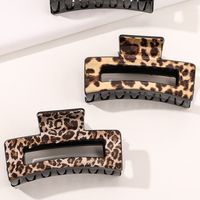 Frau Einfacher Stil Pendeln Leopard Kunststoff Aushöhlen Haarkrallen main image 4