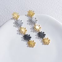 1 Pair Simple Style Flower Plating Hollow Out Stainless Steel Titanium Steel 18K Gold Plated Drop Earrings main image 3
