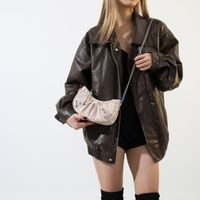 Women's Pu Leather Solid Color Classic Style Sewing Thread Rivet Dumpling Shape Zipper Shoulder Bag main image 6