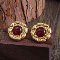 1 Pair Elegant Retro Round Plating Inlay Alloy Agate Artificial Pearls Agate 18k Gold Plated Ear Cuffs Ear Studs sku image 1