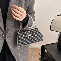 Women's Alloy Polyester Solid Color Classic Style Beading Shell Clipped Button Shoulder Bag main image 7