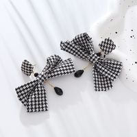 1 Pair Elegant Classic Style Houndstooth Bow Knot Inlay Alloy Cloth Artificial Crystal Gold Plated Drop Earrings main image 1