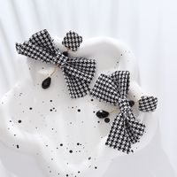 1 Pair Elegant Classic Style Houndstooth Bow Knot Inlay Alloy Cloth Artificial Crystal Gold Plated Drop Earrings main image 5