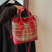 Women's Plush Plaid Vintage Style Classic Style Sewing Thread Bucket String Crossbody Bag main image 3