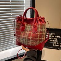 Women's Plush Plaid Vintage Style Classic Style Sewing Thread Bucket String Crossbody Bag main image 10