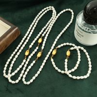 Elegant Formell Einfacher Stil Runden Süßwasserperle Titan Stahl Perlen Überzug 18 Karat Vergoldet Armbänder Halskette main image 4