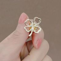 Elegant Simple Style Four Leaf Clover Flower Alloy Opal Women's Brooches main image 5