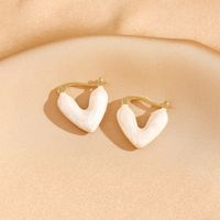 1 Pair Elegant Retro Heart Shape Enamel Plating Copper Resin 18K Gold Plated Earrings main image 3