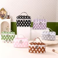 Elegant Retro Stripe Pvc Makeup Bags main image 3