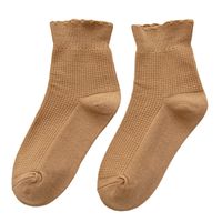 Femmes De Base Style Classique Couleur Unie Coton Crew Socks Une Paire main image 2