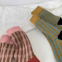 Frau Klassischer Stil Strassenmode Farbblock Baumwolle Crew Socken Ein Paar main image 5
