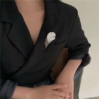 Elegant Feather Alloy Plating Women's Brooches 1 Piece main image 3