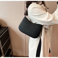 Women's Medium Pu Leather Solid Color Vintage Style Square Zipper Underarm Bag main image 3