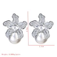 1 Pair Modern Style Leaves Plating Inlay Copper Pearl Zircon White Gold Plated Ear Studs sku image 1