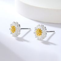 1 Pair Sweet Daisy Sterling Silver Ear Studs main image 3