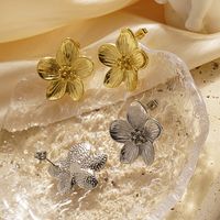 1 Pair Lady Flower Plating Stainless Steel Titanium Steel 18k Gold Plated Ear Studs main image 1