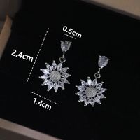 1 Par Elegante Copo De Nieve Enchapado Embutido Cobre Perlas Artificiales Diamante Artificial Plateado Pendientes De Gota sku image 5