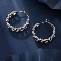 1 Pair Xuping Simple Style Geometric Plating Copper Alloy 18k Gold Plated White Gold Plated Hoop Earrings main image 4