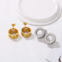 1 Pair Simple Style Round Hollow Out Inlay Stainless Steel Rhinestones 18K Gold Plated Ear Studs main image 3