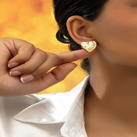 1 Pair Simple Style Heart Shape Plating Inlay Ferroalloy Rhinestones Gold Plated Ear Studs main image 1