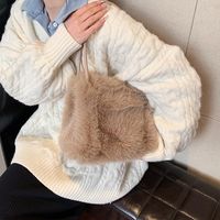 Femmes Faux Cuir Peluche Couleur Unie Vacances Fil À Coudre Carré Boucle Magnétique Sac D'épaule main image 6