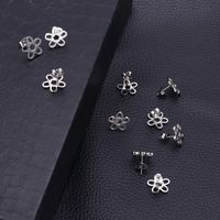 1 Pair Simple Style Flower Plating Stainless Steel 18K Gold Plated Ear Studs main image 1