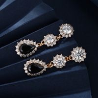 1 Paire Glamour Xuping Brillant Les Gouttelettes D'eau Fleur Placage Incruster Alliage Alliage De Cuivre Pierres Précieuses Artificielles Plaqué Or 18k Boucles D'oreilles main image 4