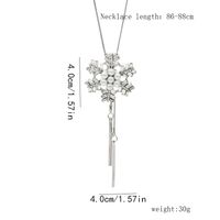 Ig Style Shiny Snowflake Alloy Copper Plating Inlay Artificial Crystal Artificial Pearls Rhinestones Women's Sweater Chain main image 2