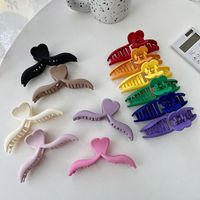 Women's Simple Style Heart Shape Solid Color Plastic Resin Hair Claws main image 1