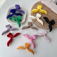 Women's Simple Style Heart Shape Solid Color Plastic Resin Hair Claws main image 3