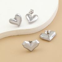 1 Pair Simple Style Heart Shape Polishing Plating Stainless Steel 18K Gold Plated Ear Studs main image 4