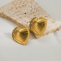 1 Pair Vintage Style Heart Shape Plating Stainless Steel 18k Gold Plated Ear Studs main image 3