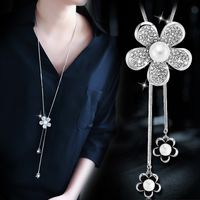Elegant Simple Style Flower Alloy Copper Plating Inlay Artificial Rhinestones Artificial Pearls Women's Sweater Chain Long Necklace main image 3