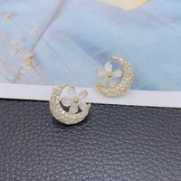 1 Paire Sucré Style Simple Lune Fleur Placage Incruster Alliage Strass Boucles D'oreilles main image 4