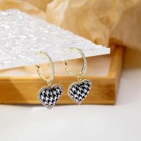 1 Pair Retro French Style Houndstooth Heart Shape Plating Inlay Alloy Rhinestones Drop Earrings main image 4