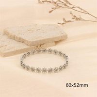 Elegant Simple Style Daisy Stainless Steel 18K Gold Plated Bangle In Bulk main image 2
