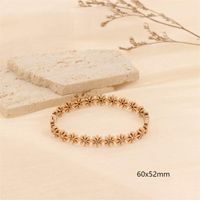 Elegant Simple Style Daisy Stainless Steel 18K Gold Plated Bangle In Bulk main image 4