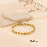 Elegant Simple Style Daisy Stainless Steel 18K Gold Plated Bangle In Bulk main image 3