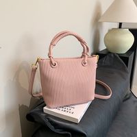 Women's Pu Leather Stripe Solid Color Classic Style Square Zipper Shoulder Bag Handbag main image 9