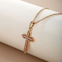 Xuping Simple Style Commute Cross Copper Alloy Plating Inlay Artificial Diamond 18k Gold Plated White Gold Plated Women's Pendant Necklace main image 4