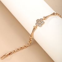 Xuping Sucré Style Simple Fleur Plaqué Or 18k Diamant Artificiel Alliage De Gros Bracelets main image 4