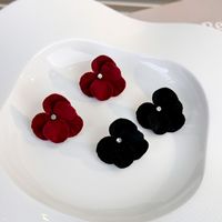 1 Pair Elegant Solid Color Alloy Ear Studs main image 11