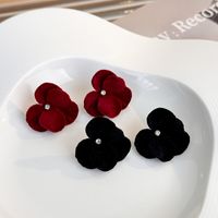 1 Pair Elegant Solid Color Alloy Ear Studs main image 3