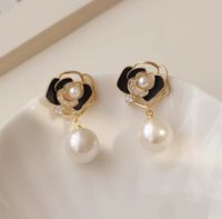 1 Pair Elegant Glam Flower Plating Inlay Alloy Artificial Gemstones Artificial Pearls Gold Plated Drop Earrings main image 3