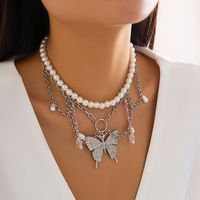 Wholesale Jewelry Simple Style Round Butterfly Imitation Pearl Alloy Iron Rhinestones Inlay Pendant Necklace sku image 1