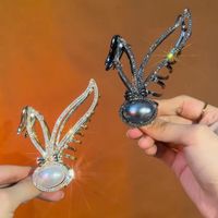 Moda Orejas De Conejo Aleación Embutido Perlas Artificiales Diamantes De Imitación Garras De Pelo 1 Pieza main image 3