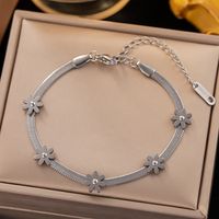 304 Stainless Steel 18K Gold Plated Cute Plating Daisy Bracelets Necklace main image 4